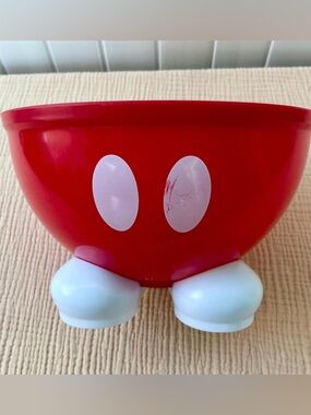 DISNEY MICKEY MOUSE FOOTED LARGE POPCORN SNACK CHIP BOWL PLASTIC